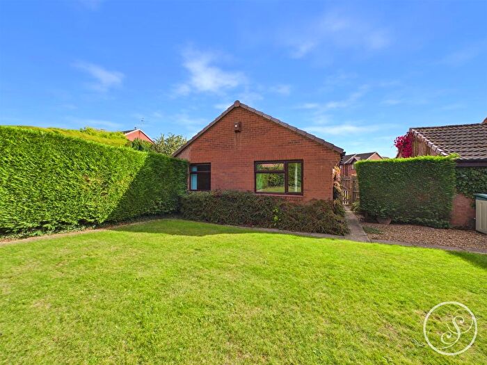 2 Bedroom Bungalow For Sale In Hertford Fold, Leeds, LS15