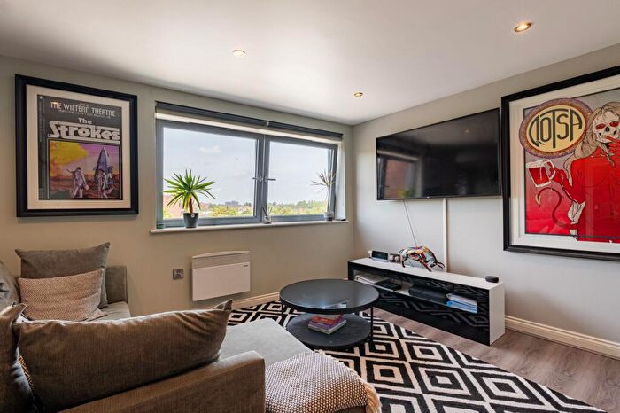 2 Bedroom Apartment For Sale In Maney Corner, Sutton Coldfield, B72