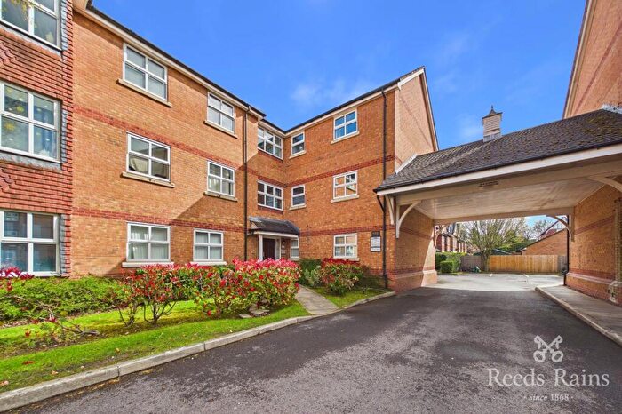 2 Bedroom Apartment For Sale In Harthill Close, Northwich, Cheshire, CW9
