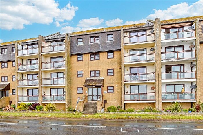 2 Bedroom Flat For Sale In Grand Parade, Littlestone, Kent, TN28
