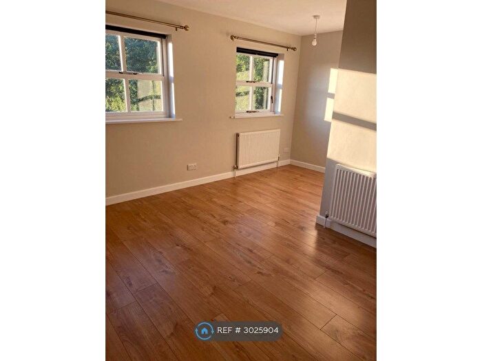2 Bedroom Flat To Rent In Cantley, Doncaster, DN3
