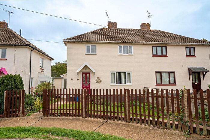 3 Bedroom Semi-Detached House For Sale In Saxon Road, Saxmundham, IP17