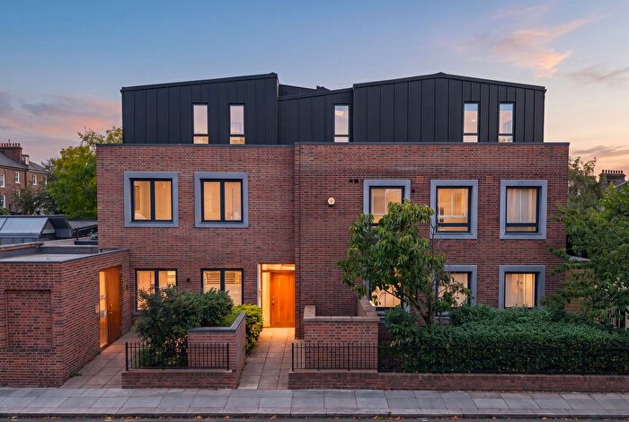 3 Bedroom Flat For Sale In Ashby Road, London, SE4