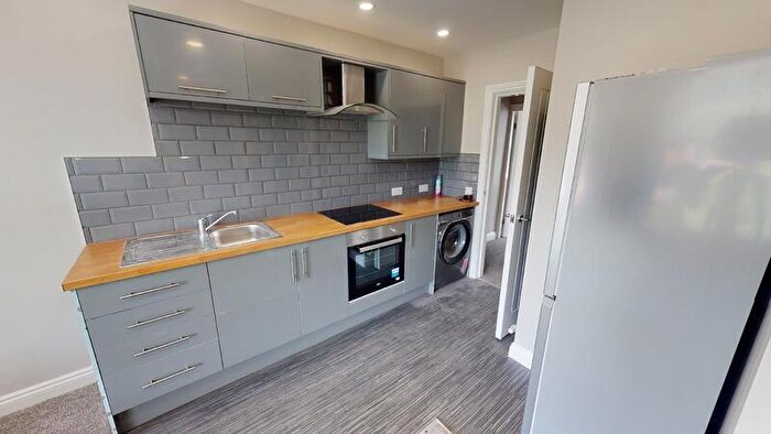 1 Bedroom Flat To Rent In Meanwood Road, Meanwood, Leeds, LS7