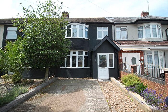 3 Bedroom Terraced House To Rent In Westbury Avenue, Southall, UB1