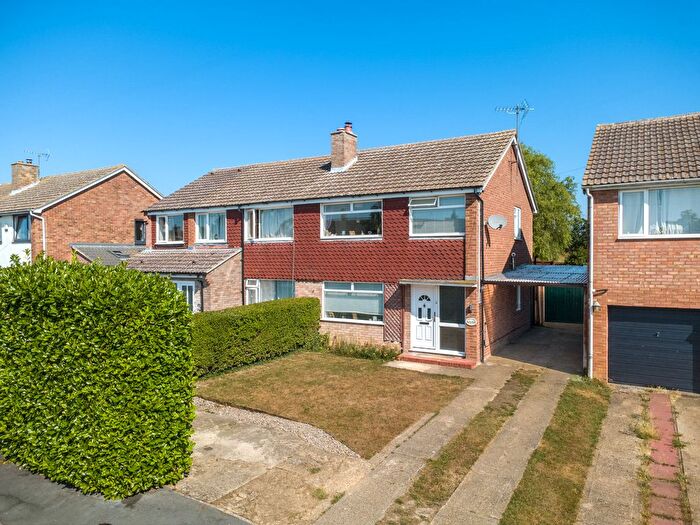 3 Bedroom Semi-Detached House For Sale In Foxs Way, Comberton, CB23