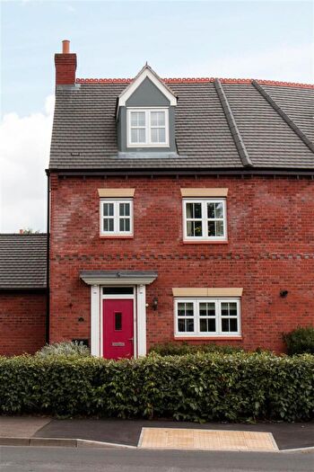 4 Bedroom Semi-Detached House To Rent In Hoyte Drive, Kegworth, DE74