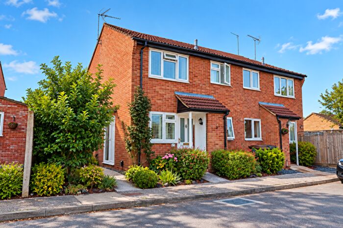 1 Bedroom Semi-Detached House To Rent In Henniker Gate, Chelmsford, CM2