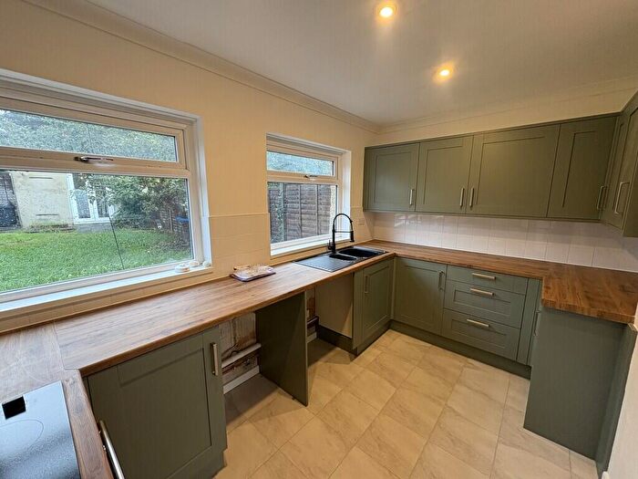 3 Bedroom Semi-Detached House To Rent In Carnation Road, Southampton, SO16