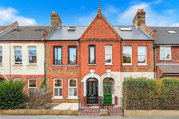 1 Bedroom Flat For Sale In Fleeming Road, Walthamstow, London, E17