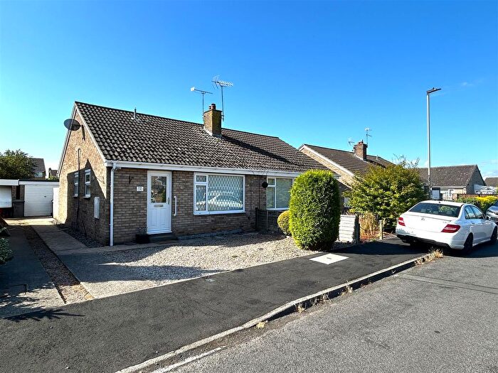 2 Bedroom Semi-Detached Bungalow For Sale In Cedar Close, Thorpe Willoughby, YO8