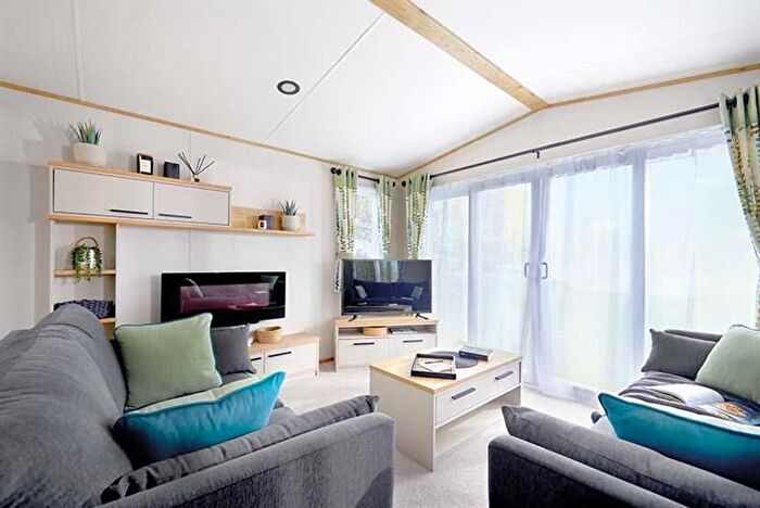2 Bedroom Mobile/park Home For Sale In Panorama Road, Swanage, BH19