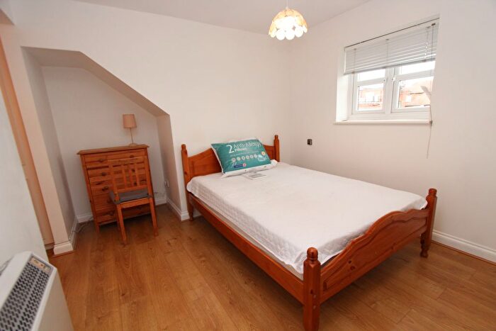 1 Bedroom Flat For Sale In Maltings Place, Reading, RG1