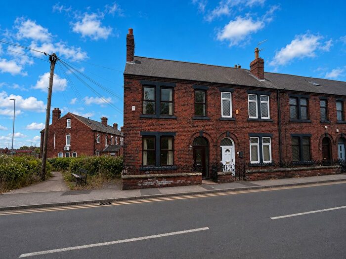 3 Bedroom End Of Terrace House For Sale In Womersley Road, Knottingley, WF11