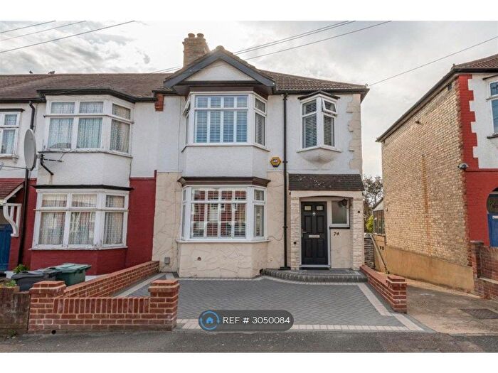 3 Bedroom End Of Terrace House To Rent In Bridge End, London, E17