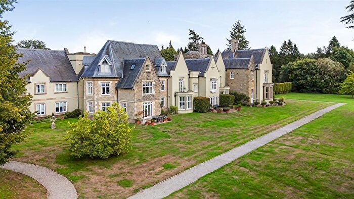 2 Bedroom Flat For Sale In Woolmer Lane, Liphook, GU30