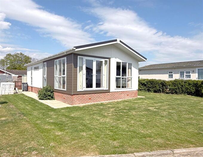 2 Bedroom Mobile/park Home For Sale In Langar Woods Park, Langar, NG13