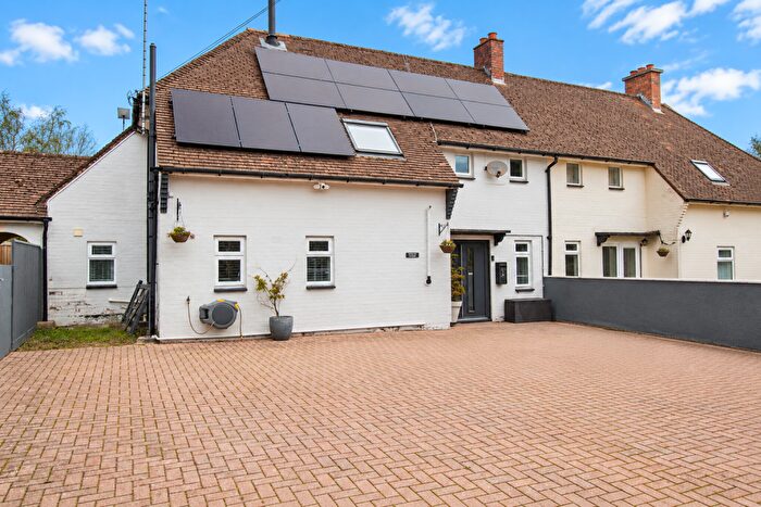 4 Bedroom Semi-Detached House For Sale In Quarter Mile Lane, Marsh Green, EX5