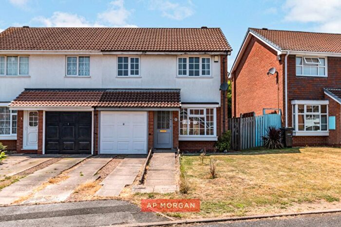 3 Bedroom Semi-Detached House For Sale In Bradshawe Close, Birmingham, West Midlands, B28