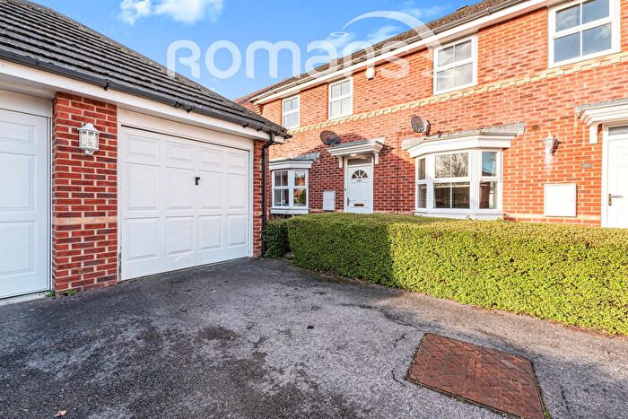 3 Bedroom End Of Terrace House To Rent In Deardon Way, Shinfield, Reading, RG2