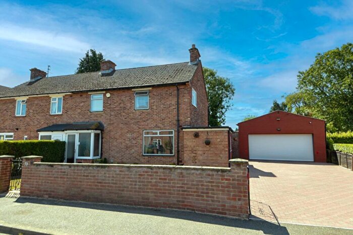 3 Bedroom Semi-Detached House For Sale In Almond Avenue, Newbury, RG14