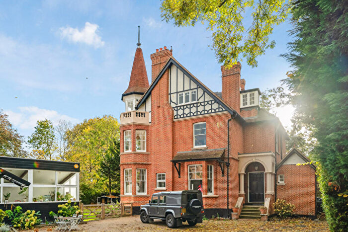 6 Bedroom Detached House To Rent In Bridge Road, East Molesey, KT8
