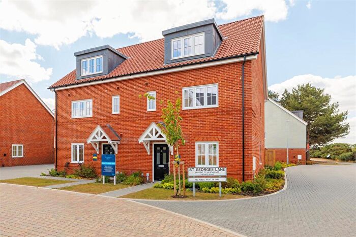 3 Bedroom Semi-Detached House For Sale In Halesworth Road, Suffolk, Reydon, IP18