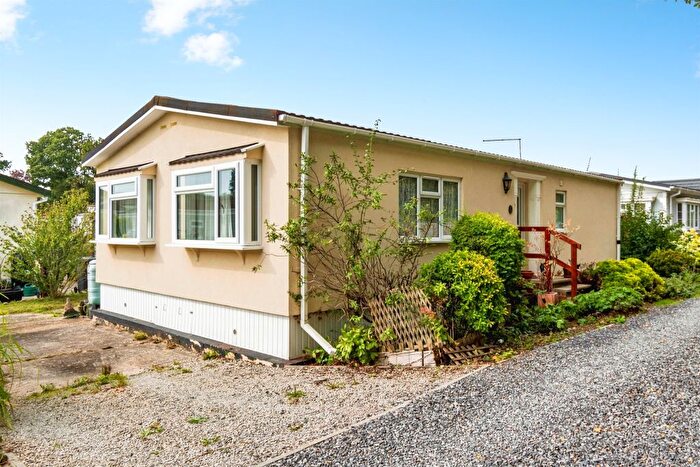 2 Bedroom Mobile/park Home For Sale In Avondale Park, Colden Common, Winchester, SO21