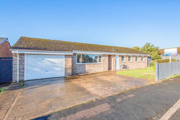 4 Bedroom Detached Bungalow For Sale In Swift Close, Bicester, Oxfordshire, OX26