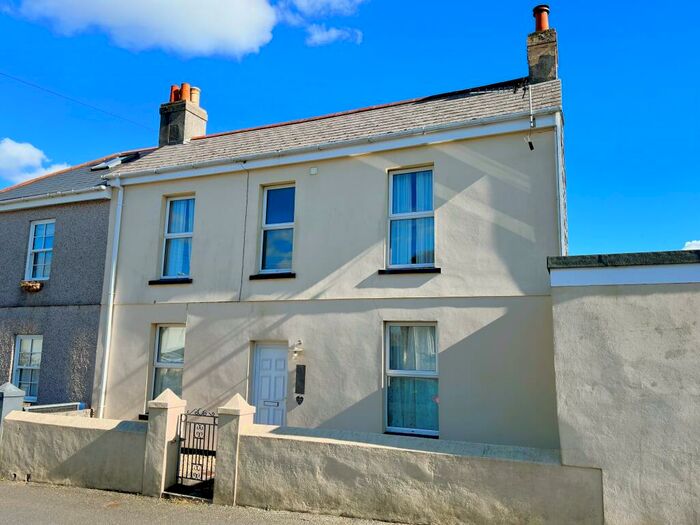 3 Bedroom Semi-Detached House To Rent In Wearde Road, Saltash, PL12