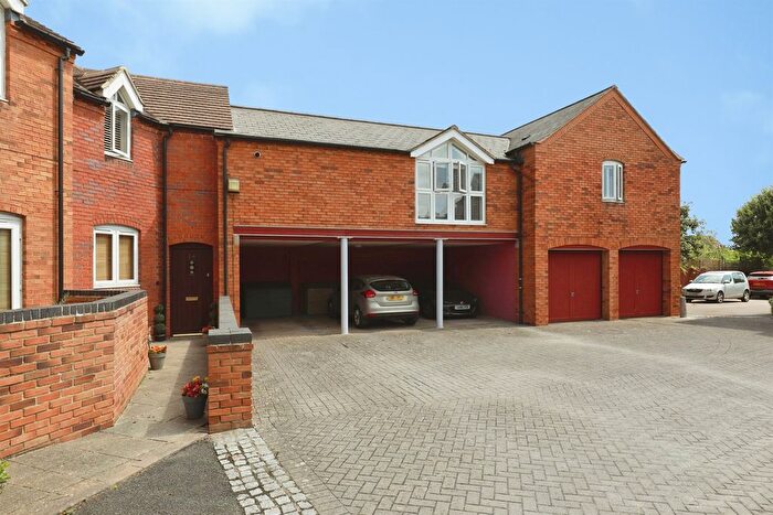 2 Bedroom Flat For Sale In West Park Close, Stratford-Upon-Avon, CV37