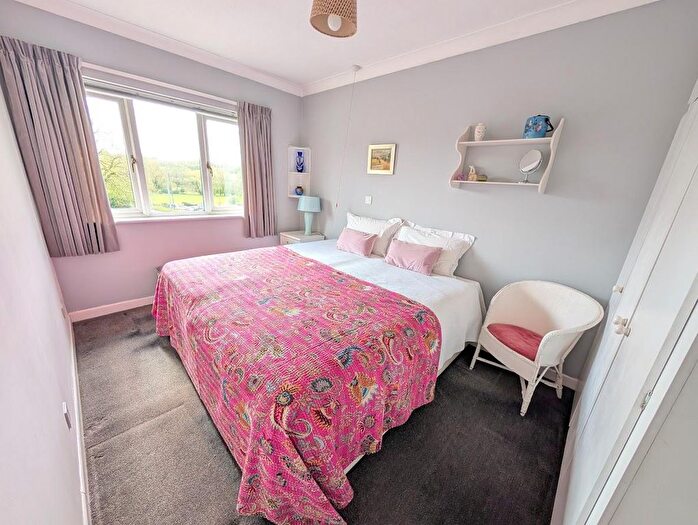 2 Bedroom Flat For Sale In Midland Way, Thornbury, Bristol, BS35