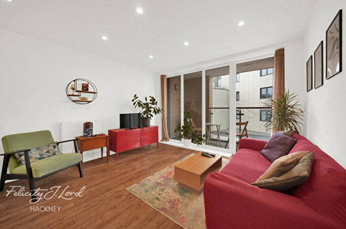 2 Bedroom Flat For Sale In Ramsgate Street, London, E8