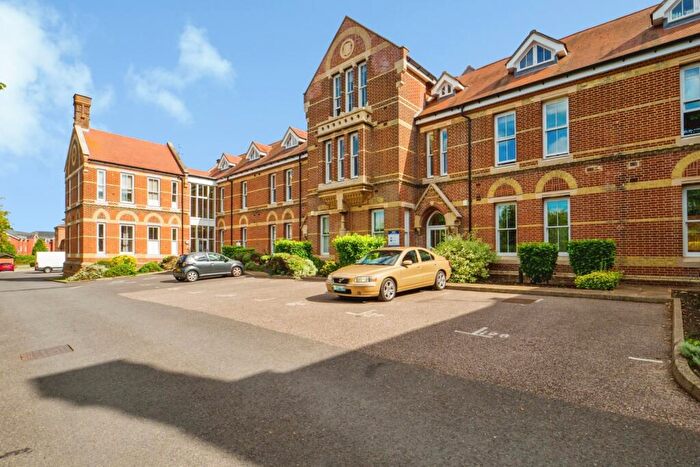 1 Bedroom Flat For Sale In George Roche Road, Canterbury, Kent, CT1