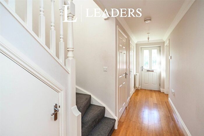 3 Bedroom Detached House For Sale In Dowgate Close, Tonbridge, Kent, TN9