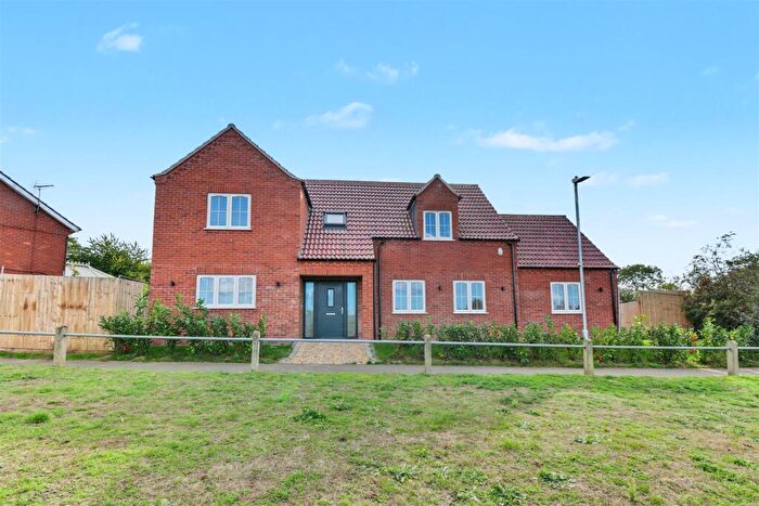 4 Bedroom House For Sale In West Garth, Nettleton, LN7