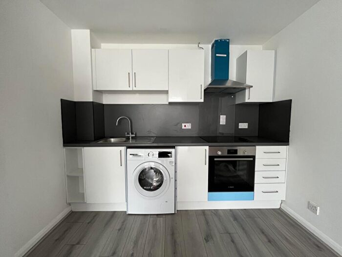 4 Bedroom Apartment To Rent In St Peters Road, Bournemouth, BH1