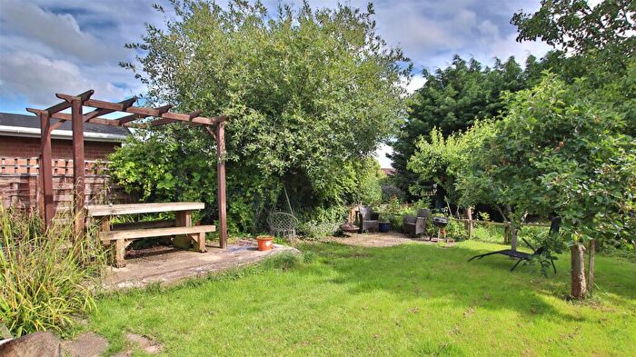 3 Bedroom Semi-Detached House For Sale In Paxhill Lane, Twyning, Tewkesbury, GL20