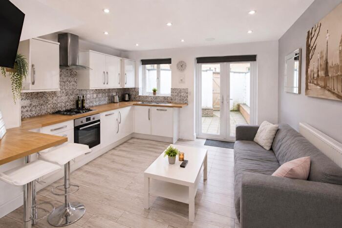 6 Bedroom House To Rent In Parkfield Place, Cathays, Cardiff, CF14