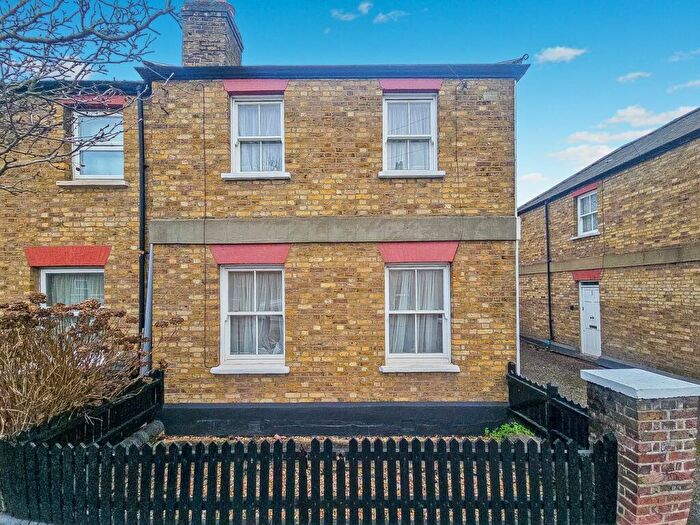 3 Bedroom Cottage For Sale In Verney Street, London, NW10