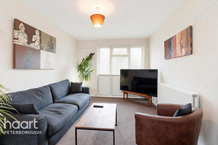 1 Bedroom Flat For Sale In Lowick Gardens, Peterborough, PE3