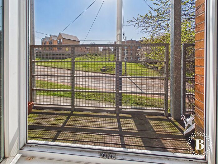 2 Bedroom Flat For Sale In Beeches Bank, Norfolk Park, Sheffield, S2