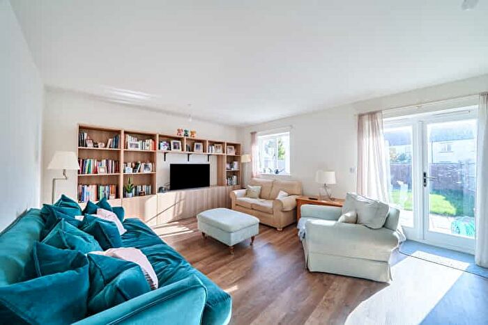 3 Bedroom Semi-Detached House For Sale In Durstan Rise, Woodstock, Oxfordshire, OX20
