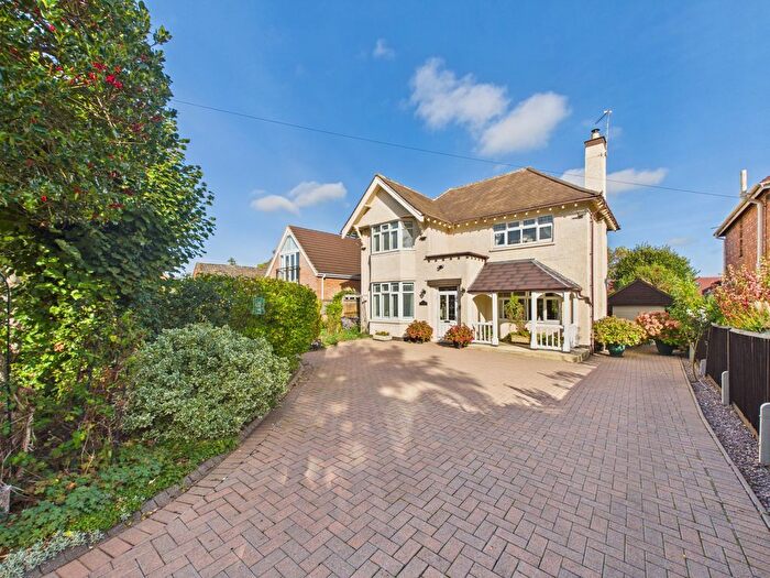 3 Bedroom Detached House For Sale In The Avenue, Churchdown, GL3