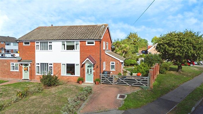 3 Bedroom Semi-Detached House For Sale In Greenend Close, Spencers Wood, Reading, RG7