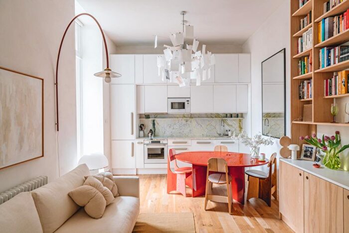 2 Bedroom Flat For Sale In St. Giles Road, London, SE5