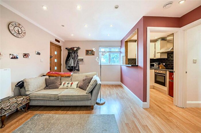 1 Bedroom Apartment For Sale In Brewery Lane, Byfleet, West Byfleet, Surrey, KT14