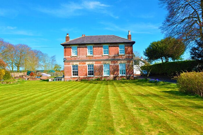 2 Bedroom Flat For Sale In Weyhill Road, Andover, SP11