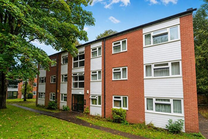 3 Bedroom Maisonette To Rent In Gilldown Place, Birmingham, B15