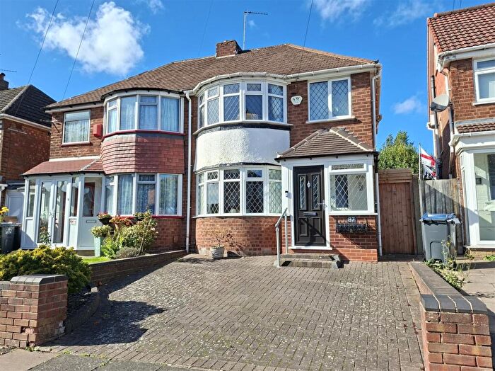 3 Bedroom Semi-Detached House For Sale In Aldershaw Road, South Yardley, Birmingham, B26